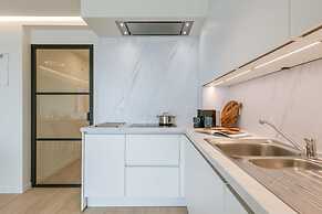 Pleasant Apartment With Frontal sea View