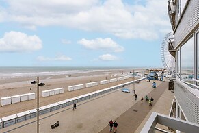 Pleasant Apartment With Frontal sea View