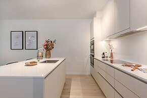 Apartment With Terrace Close to the sea