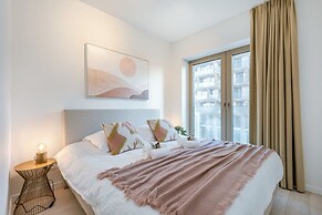 Apartment With Terrace Close to the sea