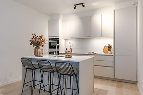 Apartment With Terrace Close to the sea