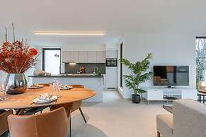 Apartment With two Large Terraces
