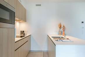 Stylish 2 Bedroom With Terrace and Parking