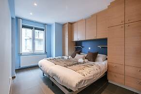 Spacious Apartment With Lateral sea View