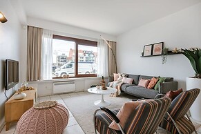 Boulevard Apartment Near the Beach