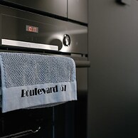 Boulevard Apartment Near the Beach