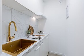 Modern Studio With Seaview and Parking