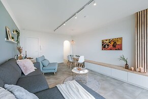 Modern Studio With Seaview and Parking