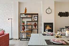 Spacious House With 3 Terraces