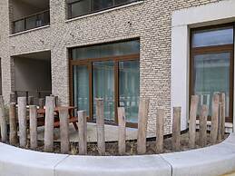 Bright Apartment Near the Beach
