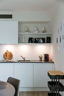 Spacious Top-flour Apartment With Private Parking