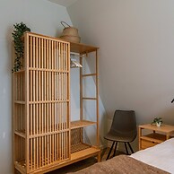 Spacious Top-flour Apartment With Private Parking