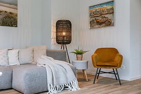 Spacious Top-flour Apartment With Private Parking