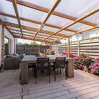 Spacious House With Garden and Parking