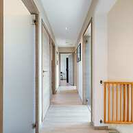 Spacious House With Garden and Parking