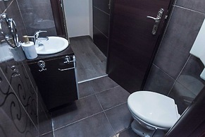 Luxurious 3 Bd Modern Apt in Dafni