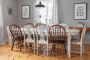 Bergs Gård & Hållsvikens Gård