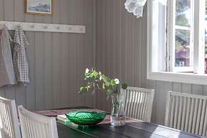 Bergs Gård & Hållsvikens Gård