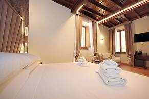 Golden Pantheon Rooms