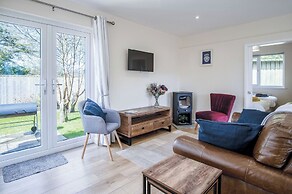 Skomer Lodge - 2 Bedroom Lodge - Manorbier