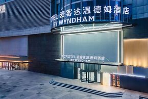 Microtel By Wyndham Handan New Century