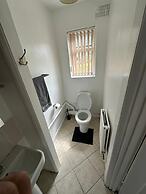 1 Bedroom - Sleeps 3 - Free Parking
