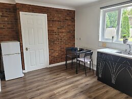 1 Bedroom - Sleeps 3 - Free Parking