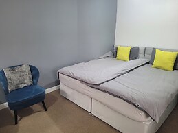 1 Bedroom - Sleeps 3 - Free Parking