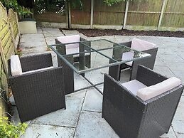 Lovely Refurbished 3-bed House in Liverpool