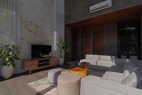 Villa Casa Wins