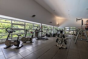Riverside Park Apartments by YourHost