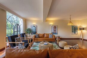Riverside Park Apartments by YourHost
