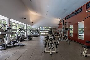 Riverside Park Apartments by YourHost