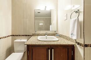 Riverside Park Apartments by YourHost