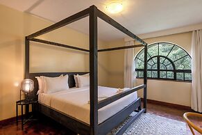 Riverside Park Apartments by YourHost
