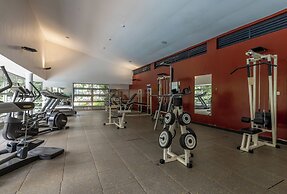 Riverside Park Apartments by YourHost