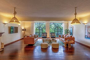 Riverside Park Apartments by YourHost