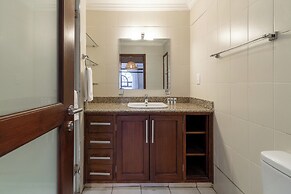 Riverside Park Apartments by YourHost
