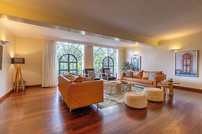 Riverside Park Apartments by YourHost