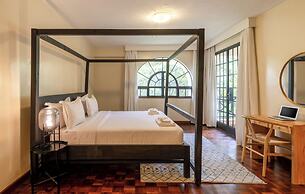 Riverside Park Apartments by YourHost