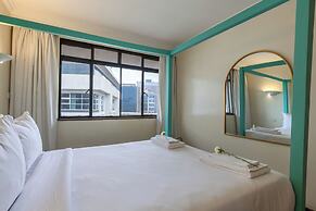 Riverside Park Apartments by YourHost