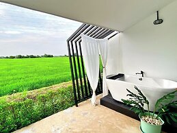 Penguin Villa Resort & Bistro