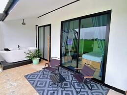 Penguin Villa Resort & Bistro
