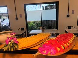 Penguin Villa Resort & Bistro