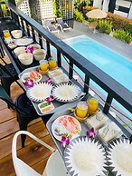 Penguin Villa Resort & Bistro