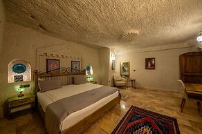 Majestic Cave House