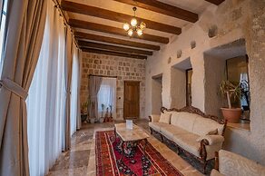 Majestic Cave House