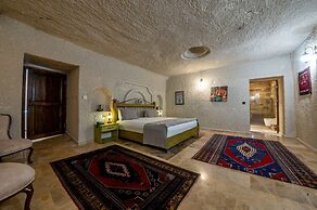Majestic Cave House