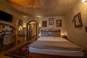Majestic Cave House