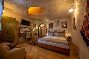 Majestic Cave House